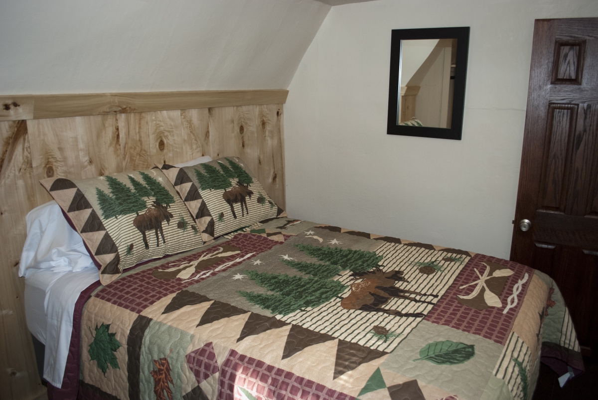 25 Creek Room